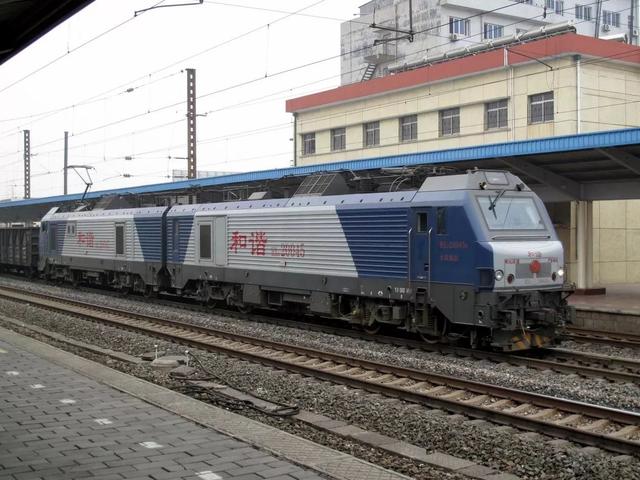 由法国和中国联合研制，已成为中国铁路重要的电力机车车型之一