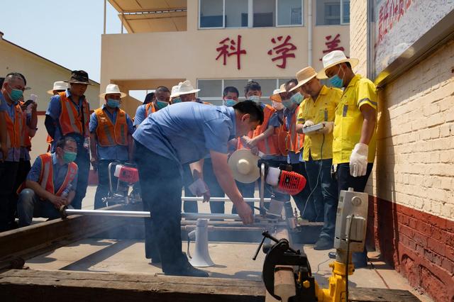 石家庄工务段全面推进2020年铁路标准化规范化维修工作