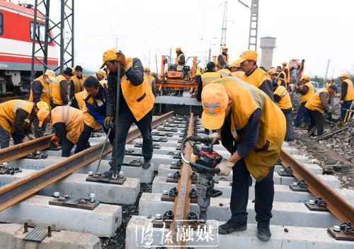 210分钟！洛阳关林站铁道线路成功实施“换骨”手术