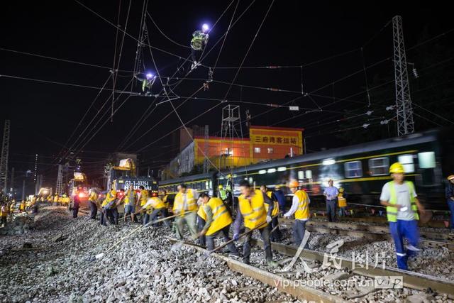 西安站改第二次联锁换装施工顺利完成 新建西安机务段开通投用