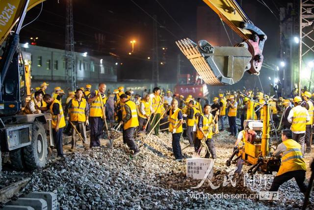 西安站改第二次联锁换装施工顺利完成 新建西安机务段开通投用