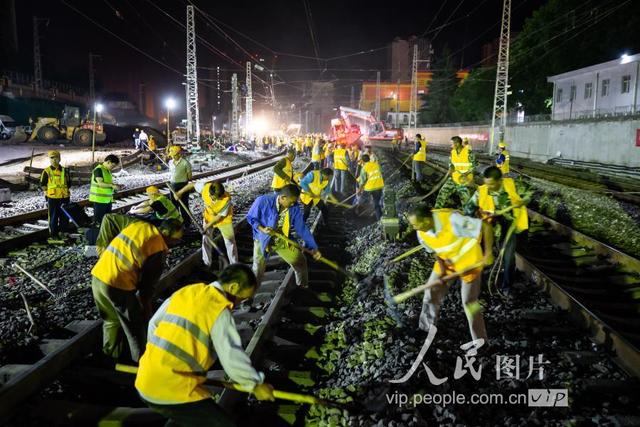 西安站改第二次联锁换装施工顺利完成 新建西安机务段开通投用