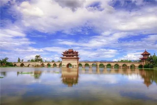 烟雨建水，浪漫芳华…尽在滇越铁路边沿的四座边城