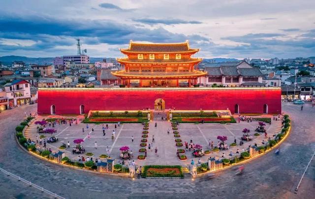 烟雨建水，浪漫芳华…尽在滇越铁路边沿的四座边城