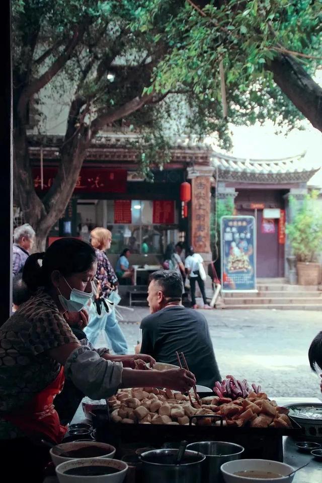 烟雨建水，浪漫芳华…尽在滇越铁路边沿的四座边城