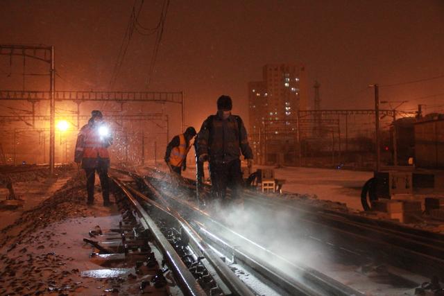 牡丹江电务段运用科技化手段应对今冬最大强降雪