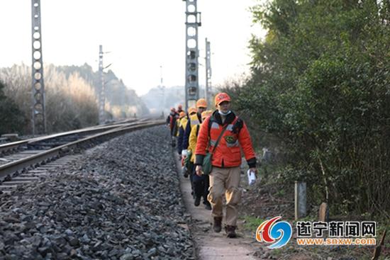 为钢轨“把脉问诊”遂宁工务段全力保障春运安全相关新闻