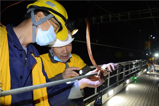 全力护航铁路供电动力之源，国铁北京局唐山供电段维护行动