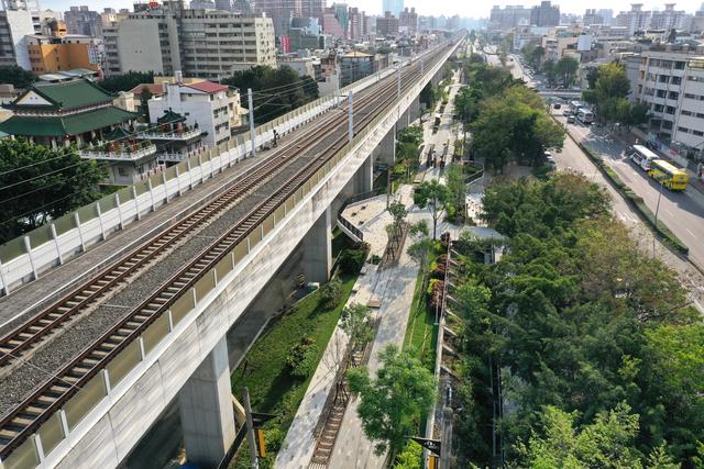 历史新生与自然连结：2021红点得主《台中绿空铁道轴线计划》