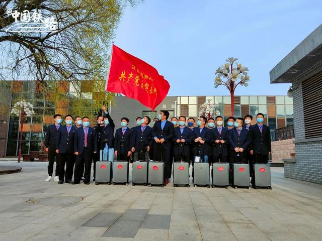 300名火车司机星夜驰援！畅通东北地区运输“生命线”